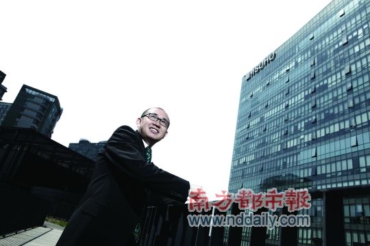 平易、高调、富豪、被调戏……他是潘石屹
