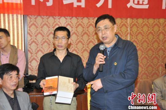 陈昊苏盐城谈读书：读书能帮助人走出人生困境