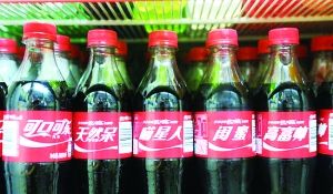 可口可乐新包装“卖萌” 印白富美讨好年轻一代