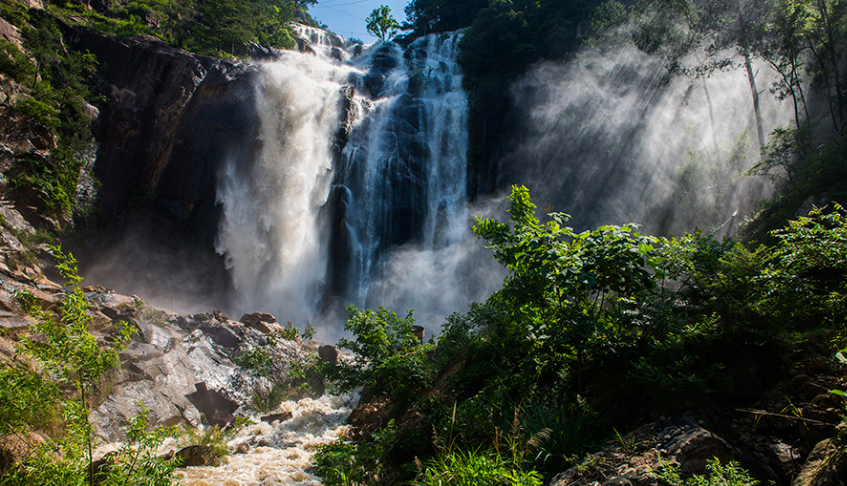 天台山重现大瀑布