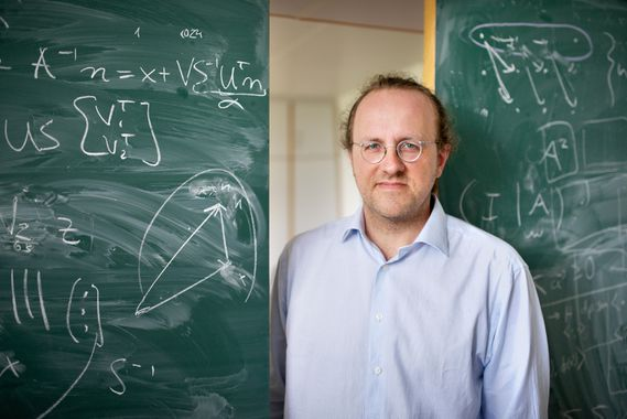Bernhard Sch lkopf教授